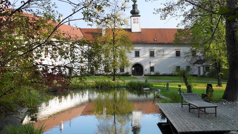 Park im Innenhof Schloss Schiltern, © Natur im Garten/Alexander Haiden