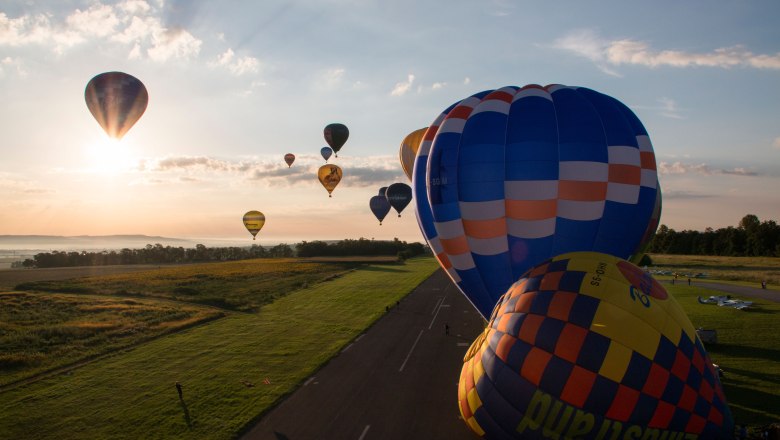 Ballontage Krems-Langenlois 2016 - Start vom Flughafen Krems-Gneixendorf, © Jürgen Übl